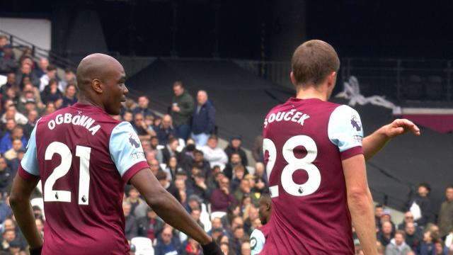 Areola's own goal gives Liverpool lead v. West Ham