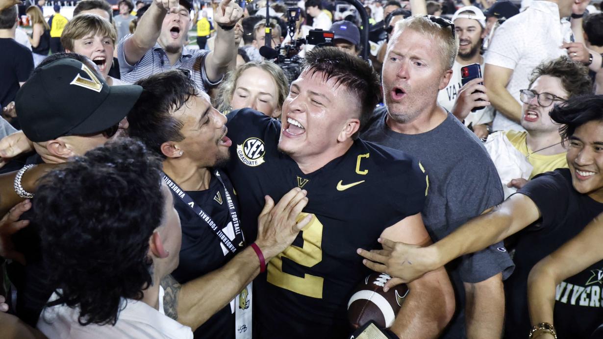 Yahoo Top 10: Chaos has arrived in this college football season