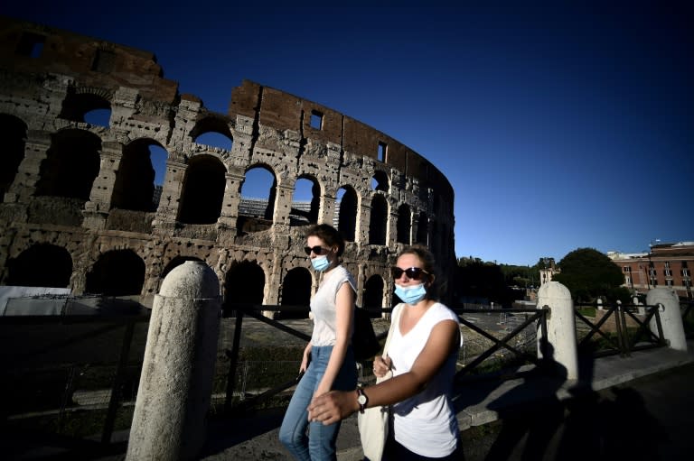 Italy Second Wave Fears Grow As Virus Cases Top 5 000