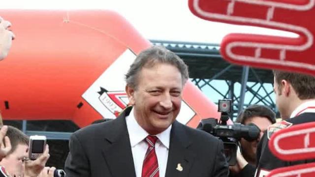 Eugene Melnyk attempts to salvage support of Senators fans with letter