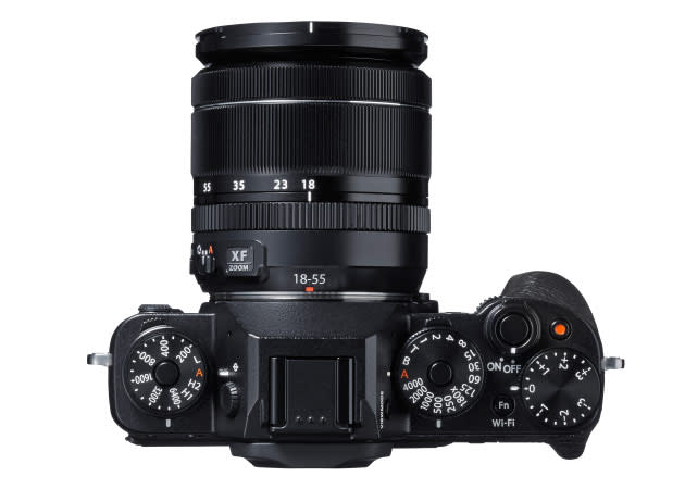 Fujifilm's weather-resistant X-T1 camera ships next month for $1,300