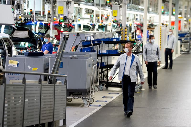 Volkswagen S Main Plant Producing Fewest Cars Since 1958 Source Says