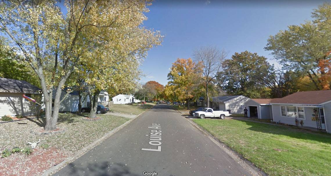 Une femme meurt par balle dans sa maison de Clinton, Missouri ;  L’homme arrêté dans le meurtre