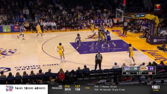 Austin Reaves with a 3-pointer vs the Sacramento Kings