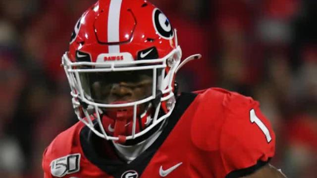 Georgia WR gets ejected for fighting after throwing Georgia Tech player into a wall