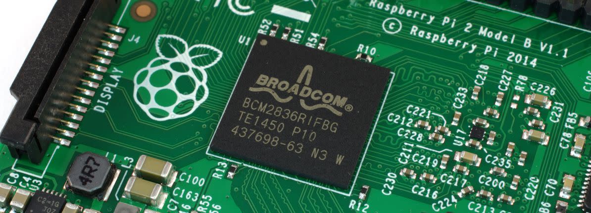 Broadcom Inc.'s (NASDAQ:AVGO)) market cap declines to US$180b but insiders who sold US$25m stock were able to hedge their losses