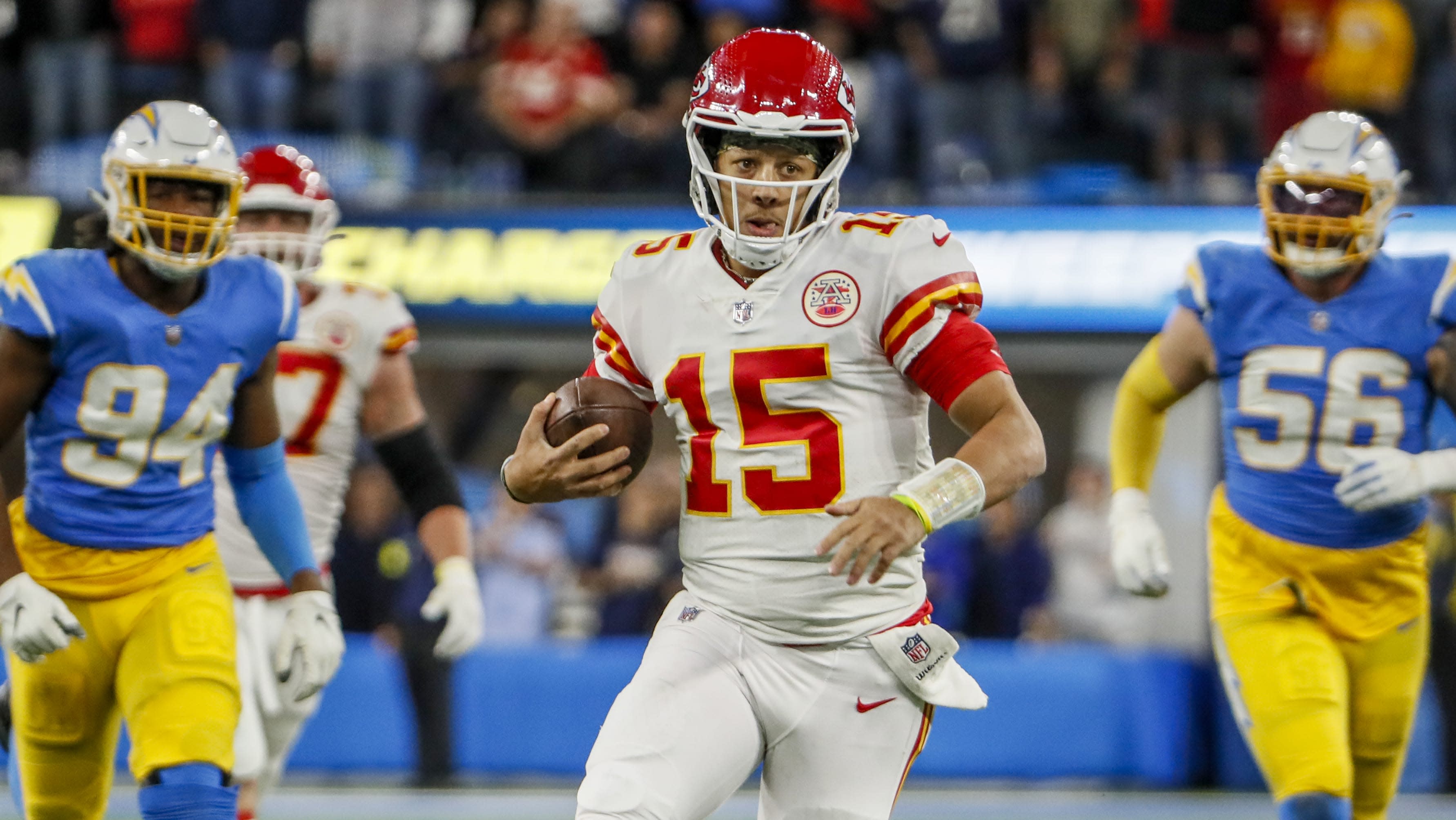 NFL scoring updates: Chiefs struggling early against Chargers