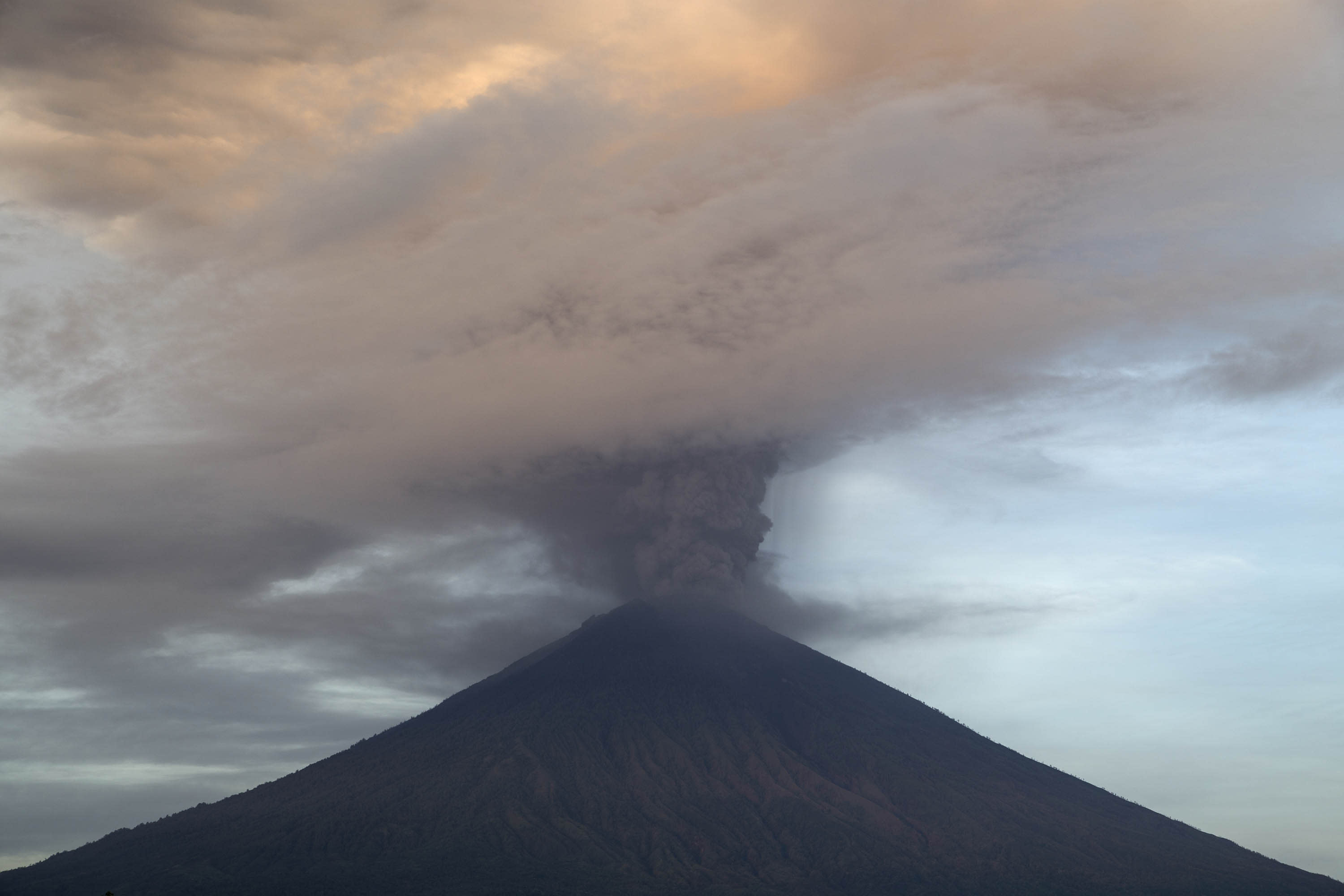 Here’s what we know about the Bali volcano eruption that occurred over