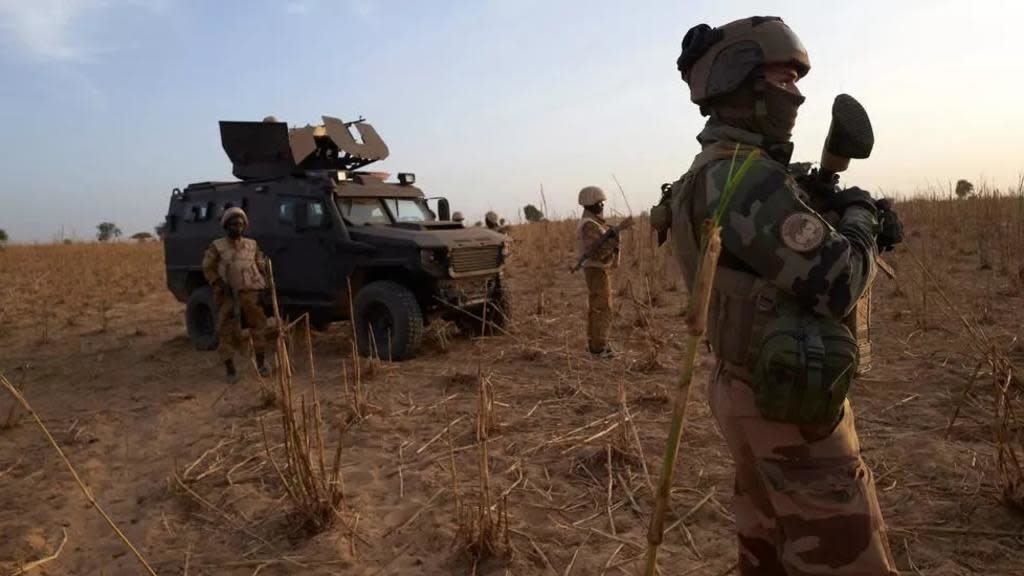 Macron annonce la refonte de l’opération de la France au Sahel