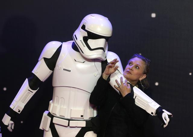 Someone left behind a touching note for Carrie Fisher at a “Star Wars” costume exhibit, and our hearts