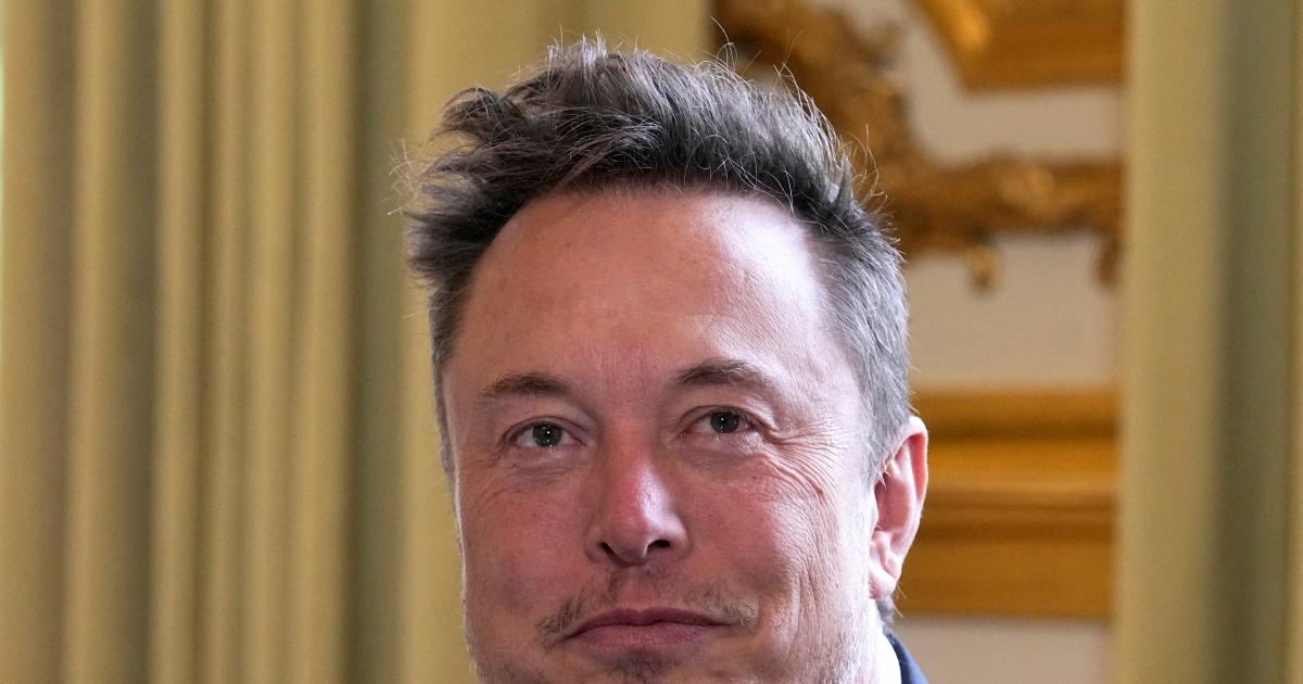 Elon Musk claims Twitter’s new login requirement is a ‘temporary’ response to data scrapers thumbnail