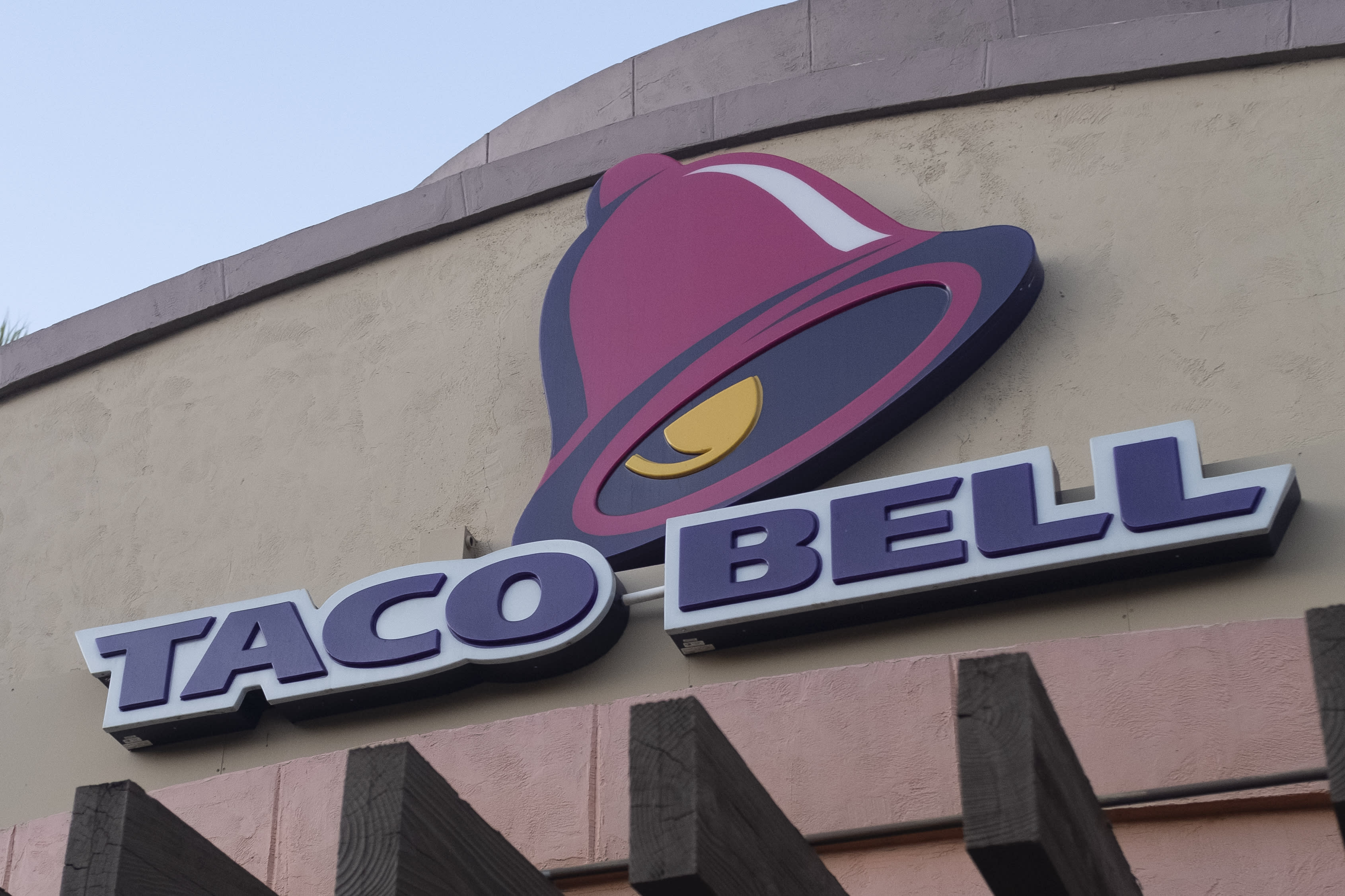 taco-bell-will-pay-some-workers-100-000-this-year-we-re-excited-to