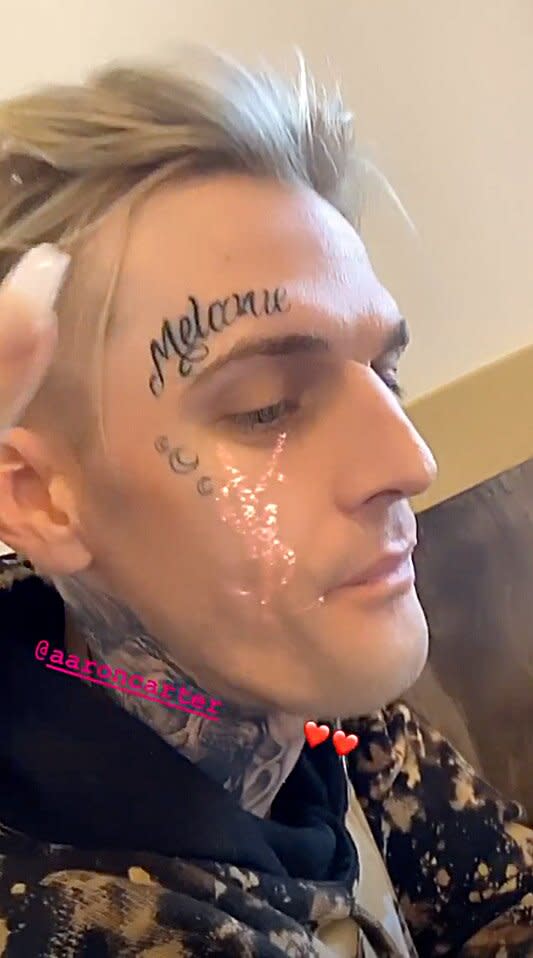 Aaron Carter Debuts New Face Tattoo Of Girlfriends Name 2 Months After Becoming Instagram Official 7379