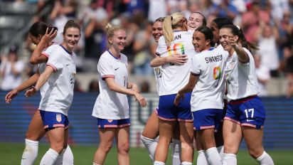 Yahoo Sports - Mallory Swanson and Tierna Davidson each netted a brace in the