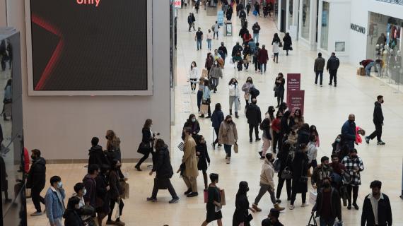 Canada retail sales miss expectations with second monthly fall