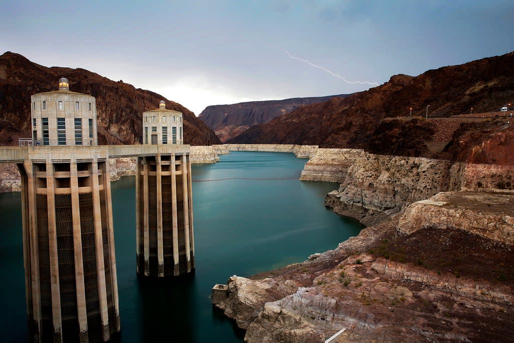 ‘Mega-drought’ on Colorado River system that supplies 40million people causes water level at famous Hoover Dam to drop by 130 feet - Yahoo