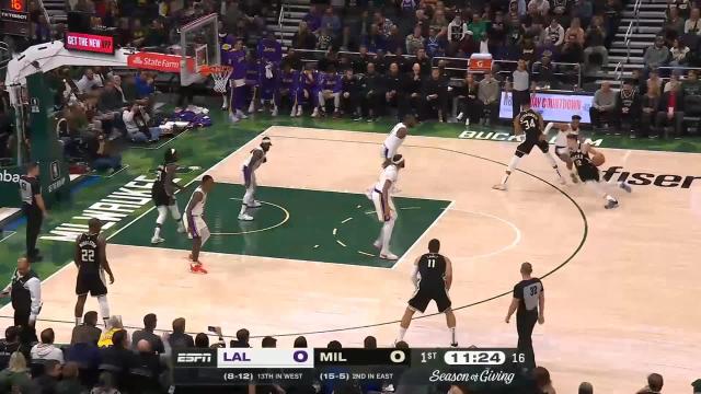 Grayson Allen with a first basket of the game vs the Los Angeles Lakers