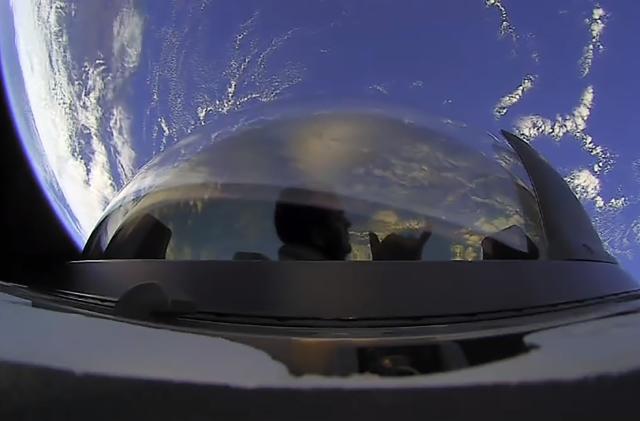 Inspiration4 team views Earth from SpaceX's Crew Dragon cupola