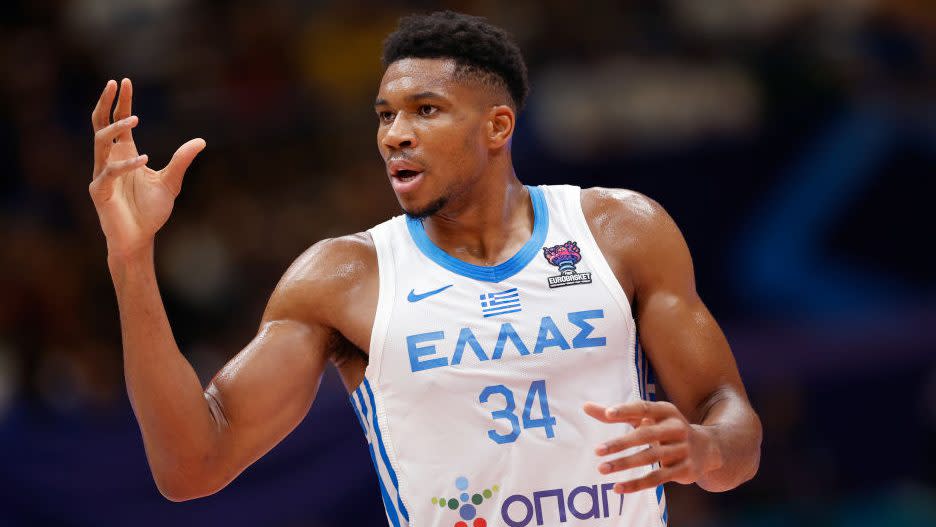 Giannis Antetokounmpo marque 41 buts pour la Grèce dans l’EuroBasket parsemé d’étoiles mardi