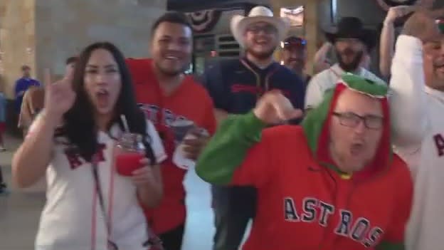 Stinkin cheaters' vs. 'Fake fans': Astros and Rangers fans sound