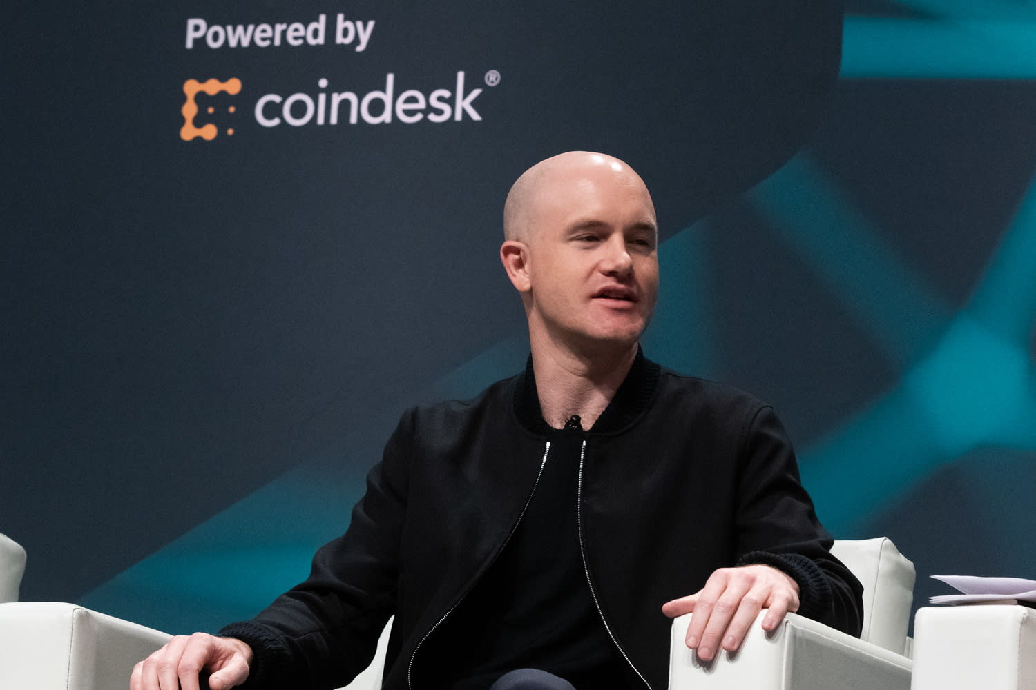 DA Davidson Raises Coinbase Price Target to $440 From $195 ...