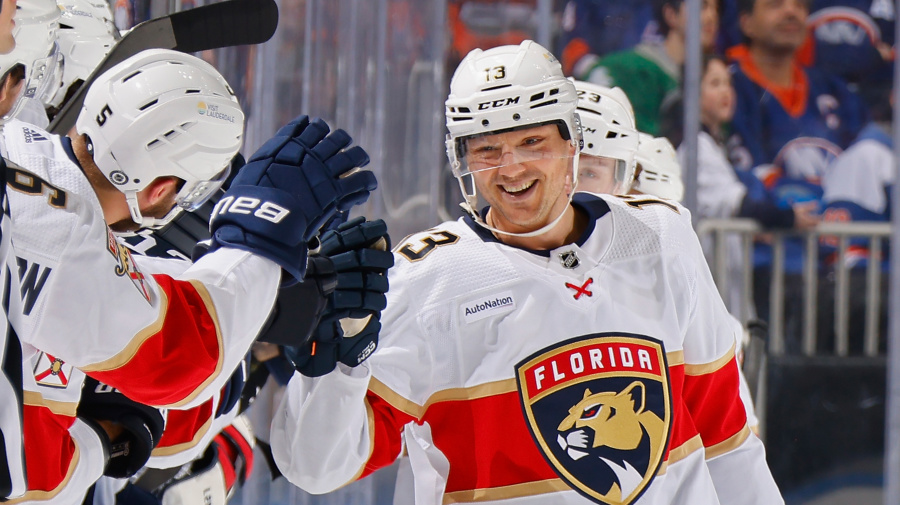 Getty Images - ELMONT, NEW YORK - JANUARY 27: Sam Reinhart #13 of the Florida Panthers scores a powerplay goal against the New York Islanders at 7:56 of the second period at UBS Arena on January 27, 2024 in Elmont, New York. (Photo by Bruce Bennett/Getty Images)