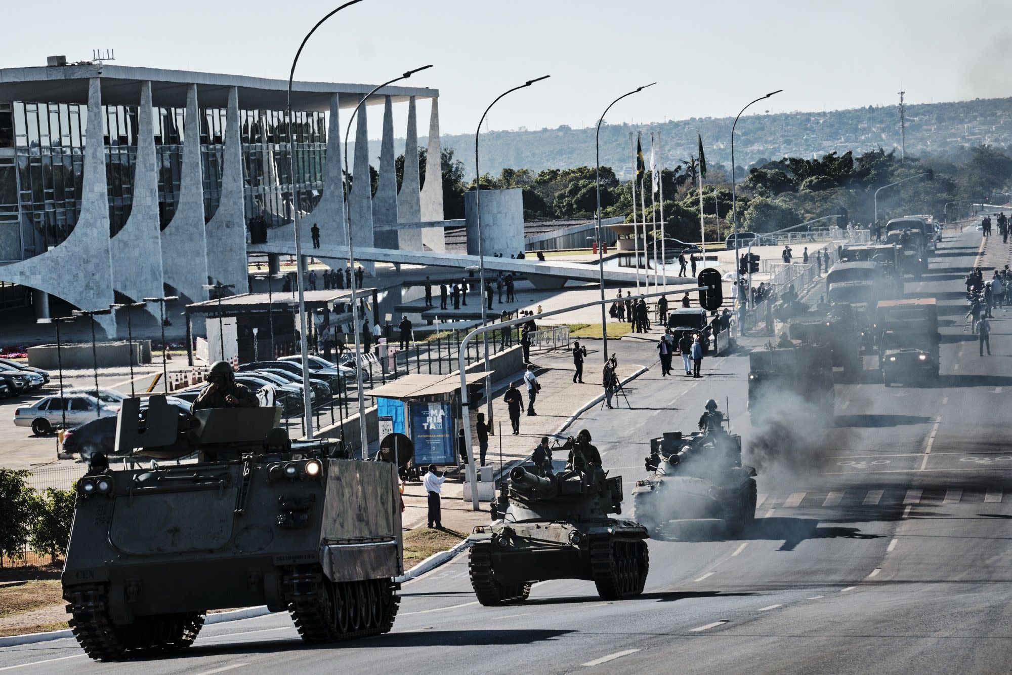 Câmara baixa do parlamento do Brasil rejeita novo plano de sistema de votação de Bolsonaro