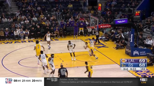 Juan Toscano-Anderson with a block vs the Golden State Warriors