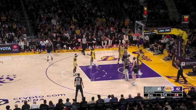 Malaki Branham with an and one vs the Los Angeles Lakers