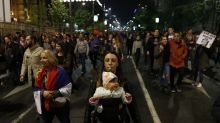 Tercer día de protestas en Serbia por resultado electoral