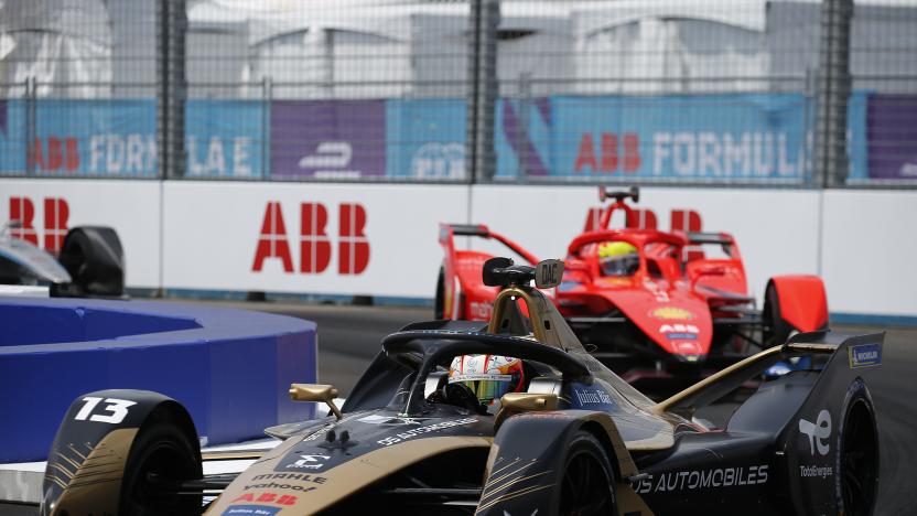 NEW YORK, NEW YORK - JULY 17: First place winner Antonio Felix da Costa of DS Techeetah holds the lead during the 2022 New York City ePrix on July 17, 2022 in New York City. (Photo by John Lamparski/Getty Images)