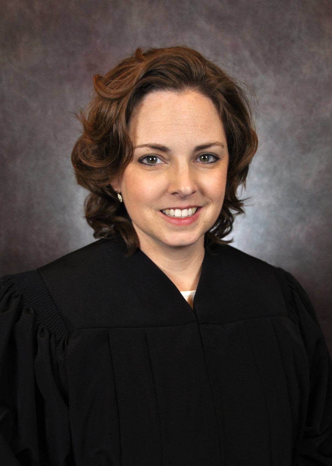 Ky. judge who ‘exploited her judicial position to satisfy her personal desires’ ..