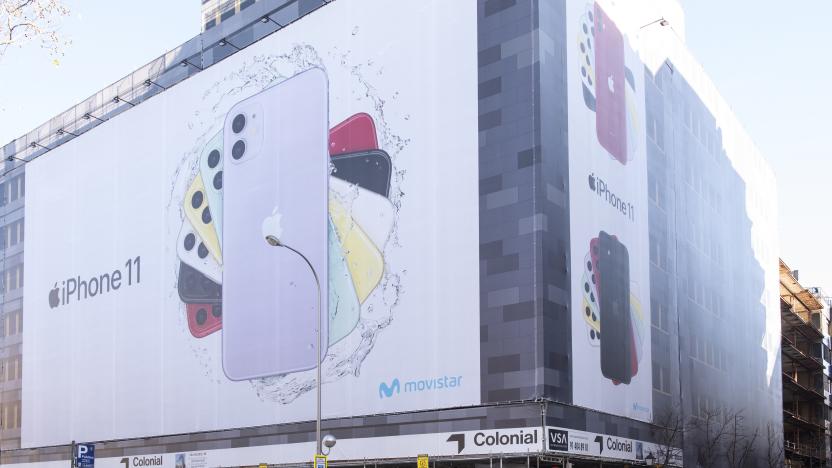 MADRID, SPAIN - 2019/12/30: A large Apple Iphone 11 advertisement seen in Madrid, Spain. (Photo by Budrul Chukrut/SOPA Images/LightRocket via Getty Images)