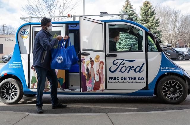 Ford autonomous shuttle food delivery pilot in Detroit