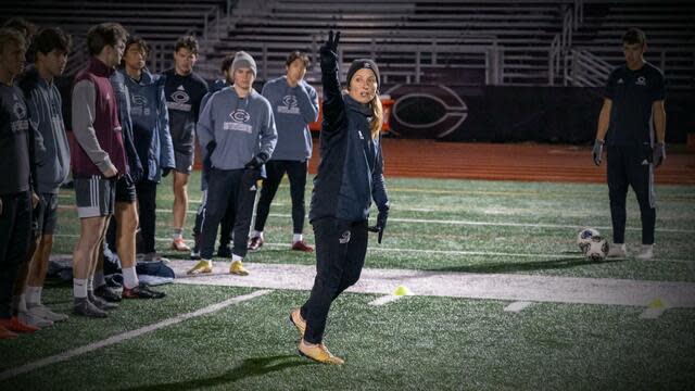 NYU vs. Chicago Men's Soccer: A Match Between Two Female Coaches - The New  York Times