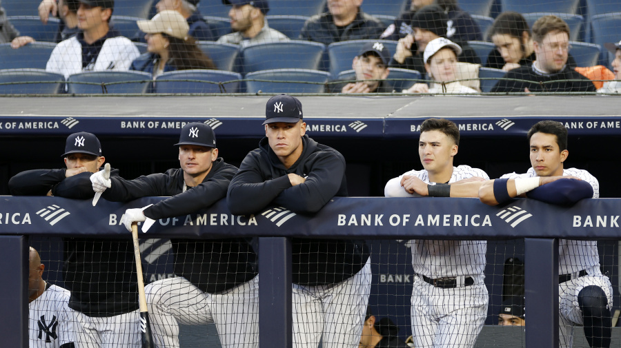 Fact Check: Did the Yankees start wearing pinstriped uniforms to