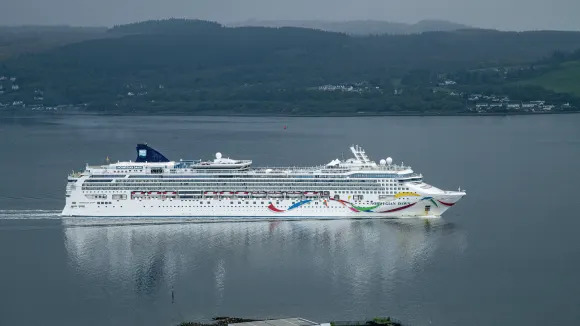 Norwegian Cruise Line boosts profit outlook again