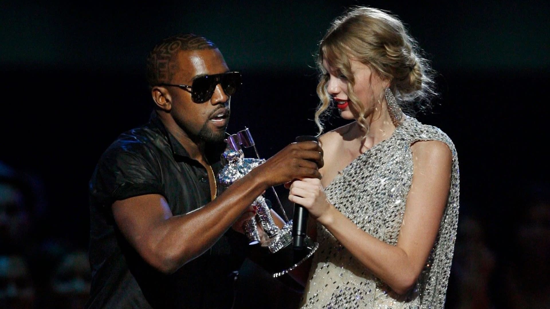 Kanye West Made Beyoncé Cry with His Taylor Swift VMAs Stunt & Who Can  Blame Her?