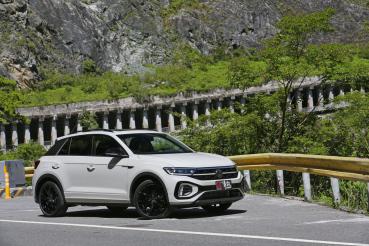 率性跑酷 Volkswagen T-Roc 330 TSI R-Line Performance