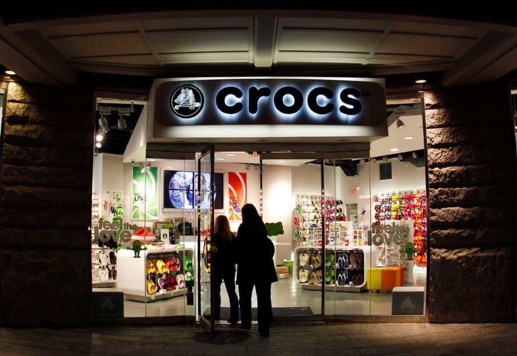 crocs free shoes for essential workers