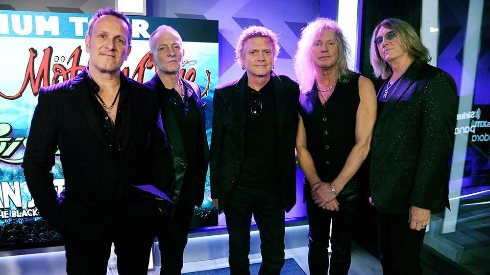 Def Leppard Reveal Dates for Stadium Tour With Motley Crue