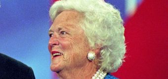 Barbara Bush interrompe le cure: a 92 non tornerà in ospedale