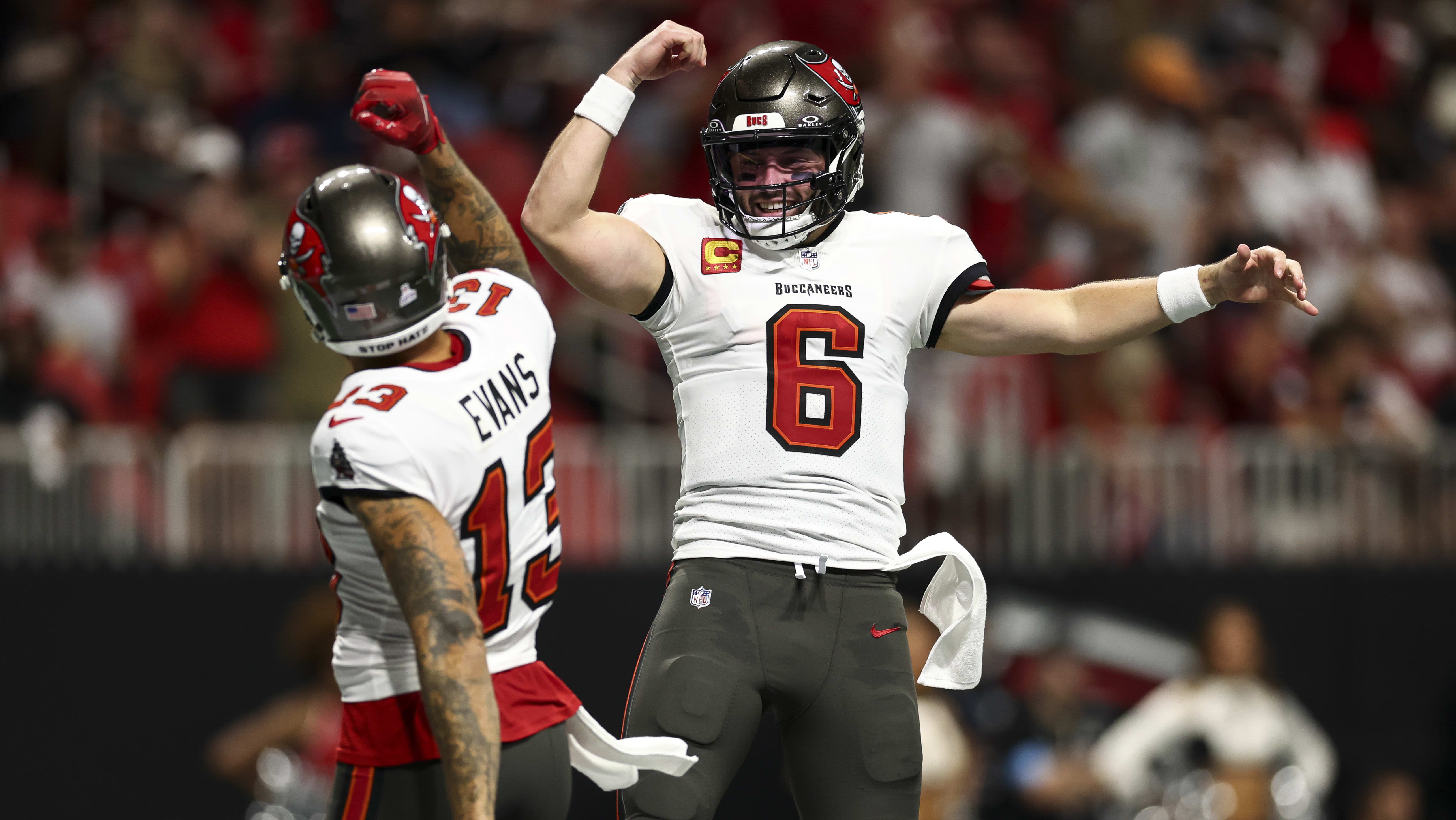 Live updates: Buccaneers and Falcons trading blows