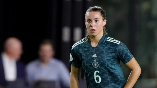5 things to know about German footballer Lena Oberdorf