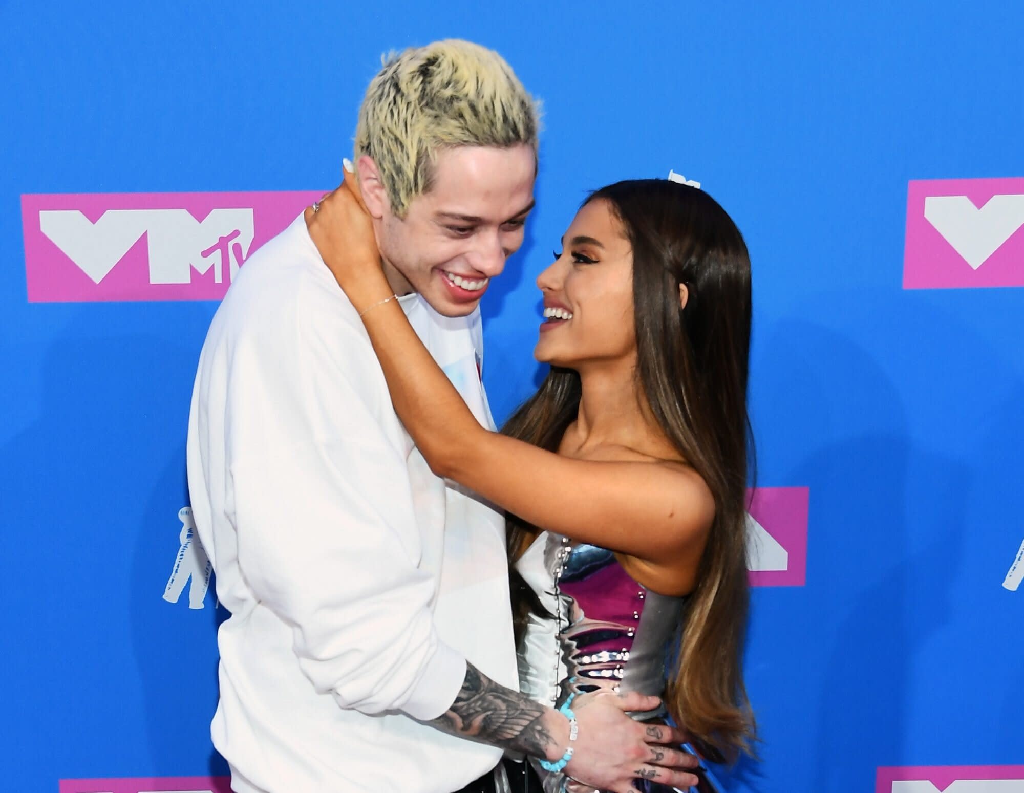 Ariana Grande Fans Think She Shaded Pete Davidson In Positions