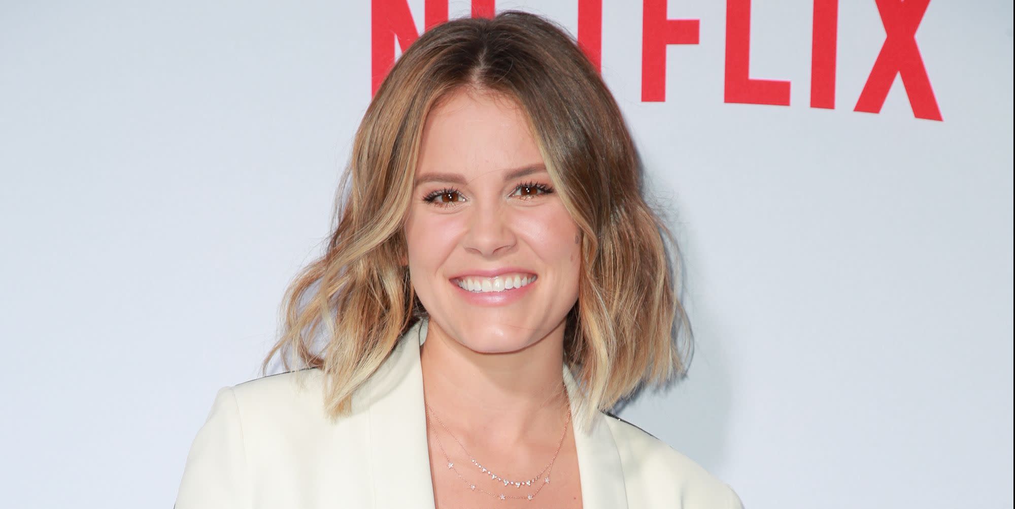 Narcos Mexico Star Sosie Bacon Is The Daughter Of Two Very Famous Actors 