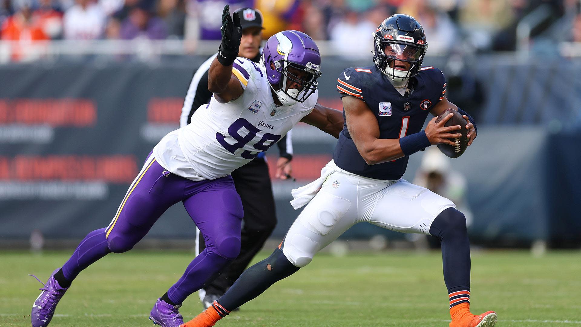 Vikings get a scoop and score from Jordan Hicks against Bears