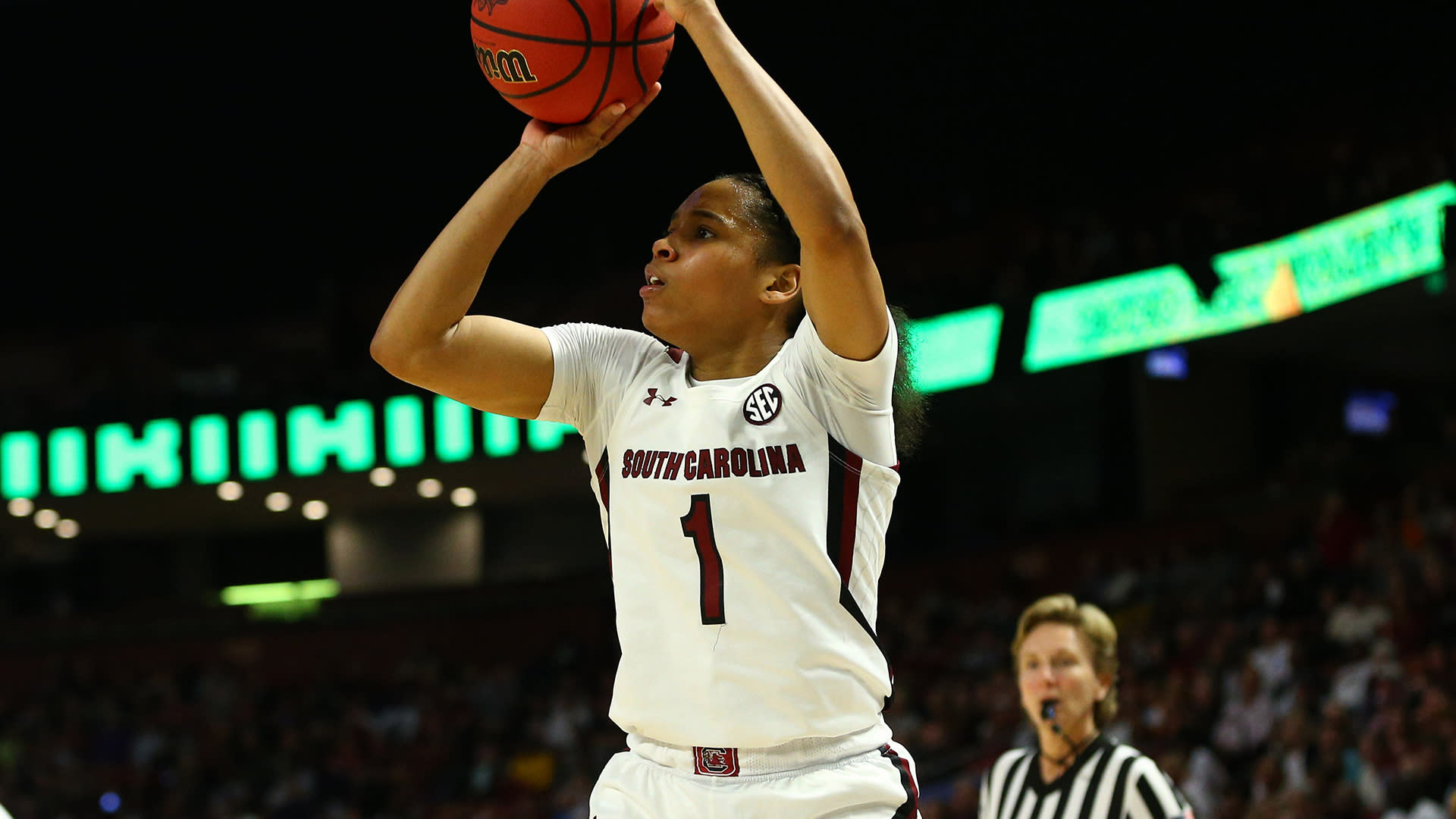 Cooke leads South Carolina No. 5 in 103-41 victory over Temple