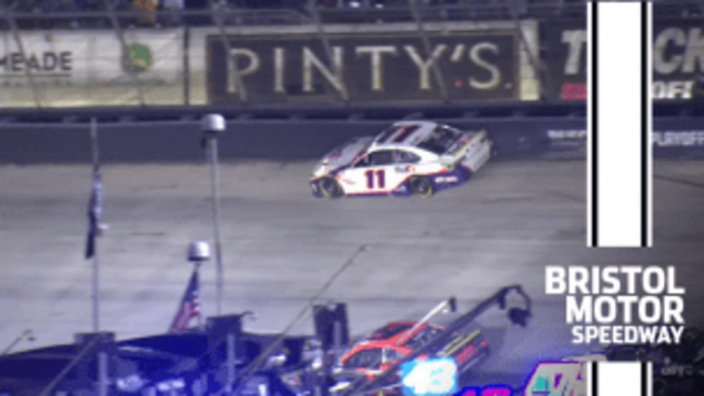 Kyle Larson, Denny Hamlin make contact battling for lead; Hamlin cuts a tire