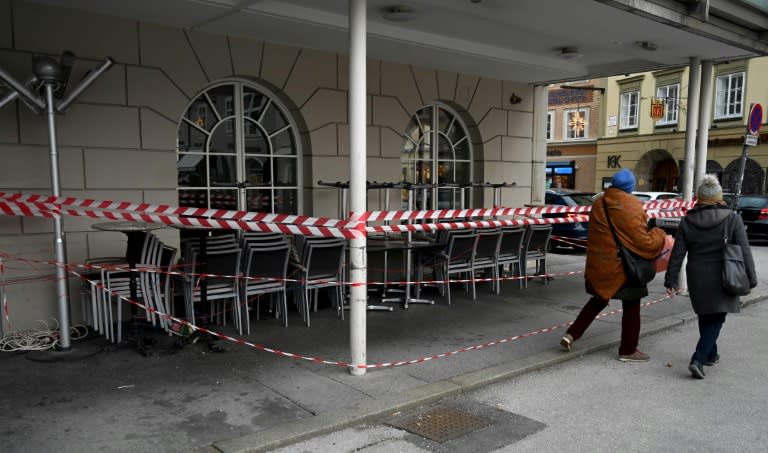 Mehrere tausend Menschen demonstrieren in Österreich gegen Corona-Lockdown